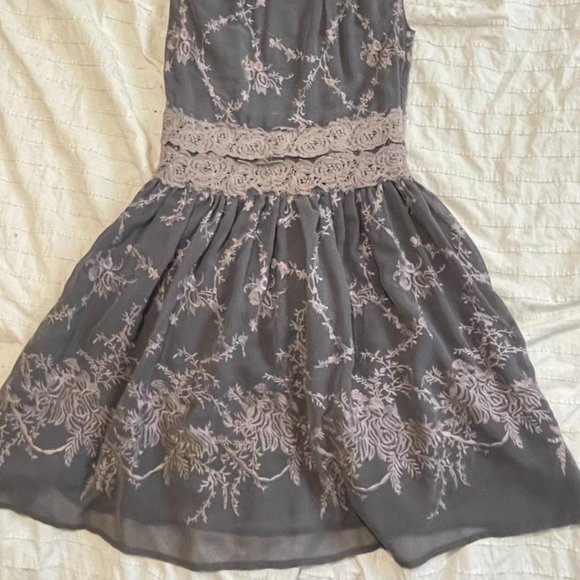 Purple lace dress - Picture 2 of 2